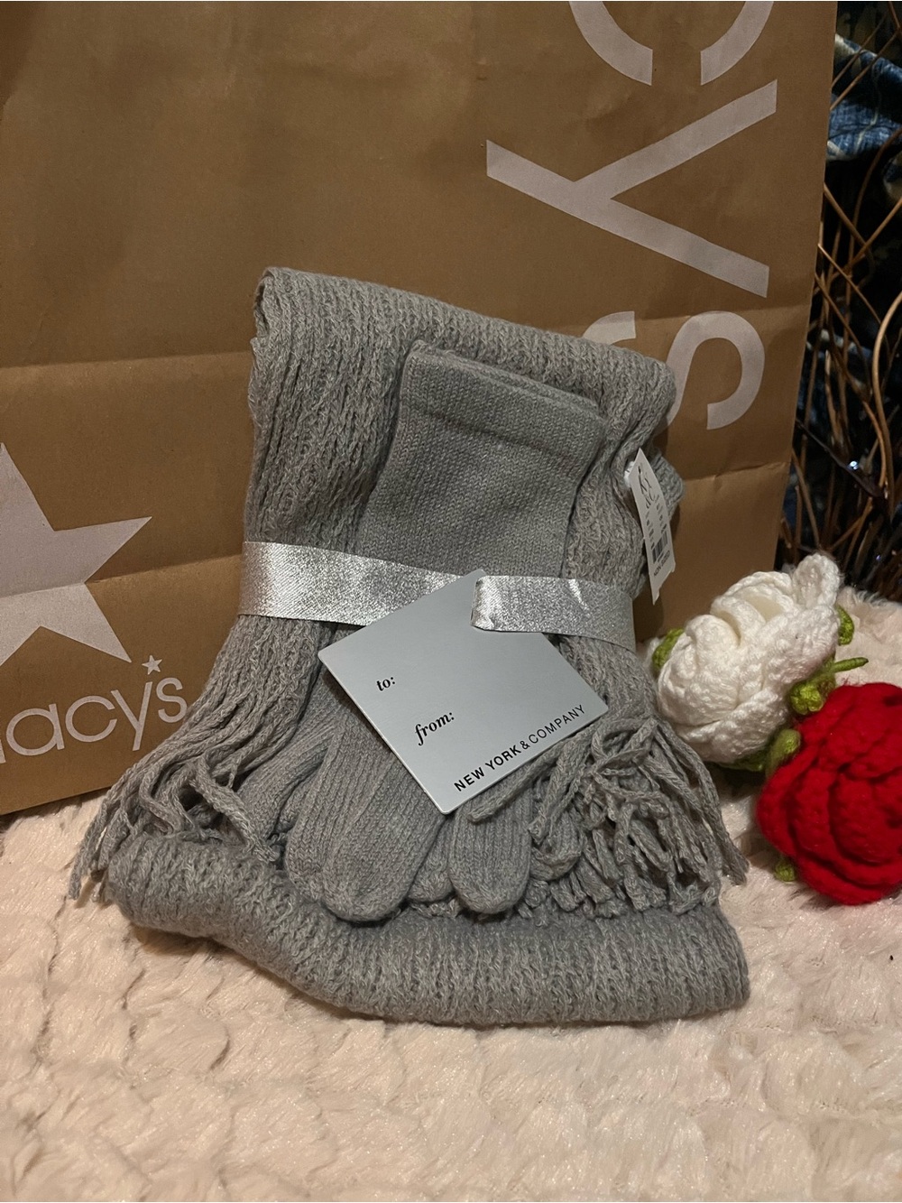 nwt New York & Company Knit Throw with Matching Gloves